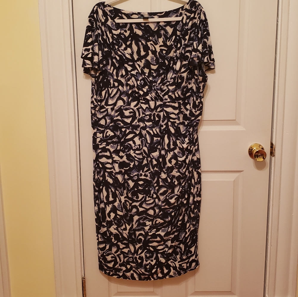 Lauren Ralph Lauren faux wrap v-neck dress w/ flutter sleeves. Navy/white in 22W